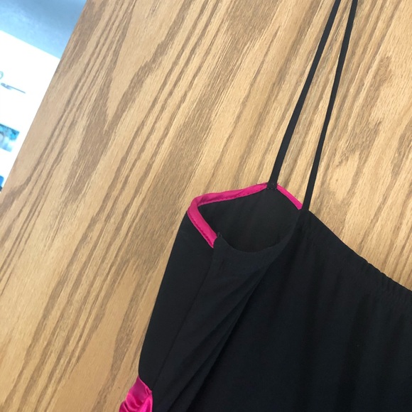 Classy ruffle mini dress - Picture 6 of 6